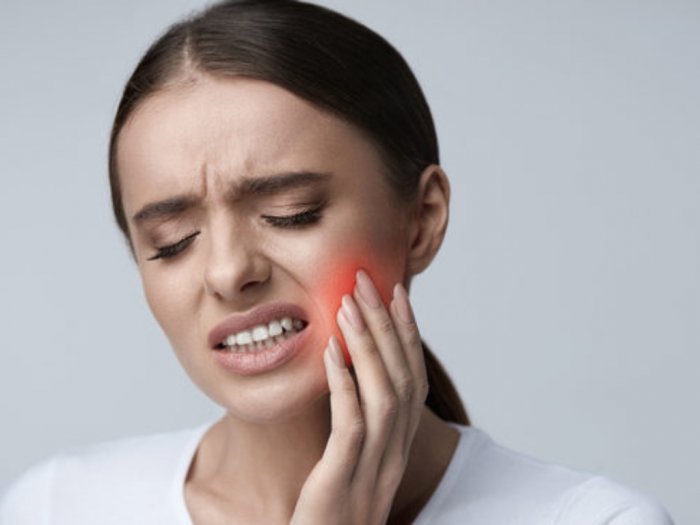 Alasan Mengapa Sakit Gigi Semakin Parah saat Malam Hari