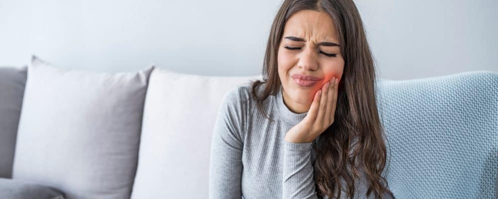 Alasan Mengapa Sakit Gigi Semakin Parah saat Malam Hari1